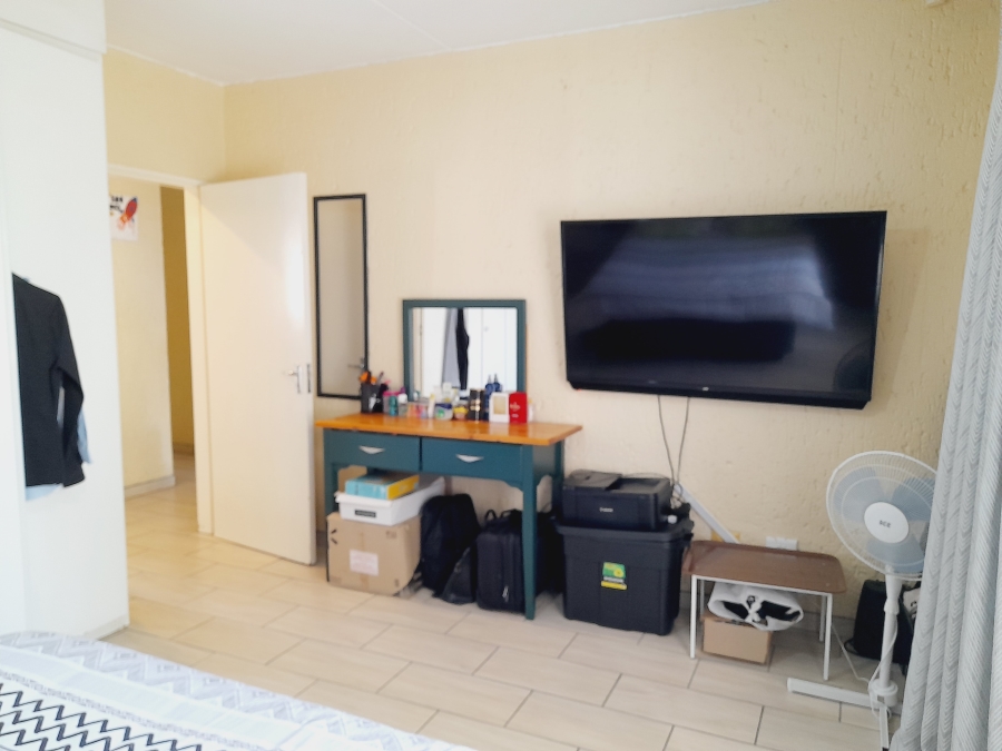 To Let 2 Bedroom Property for Rent in Vorna Valley Gauteng