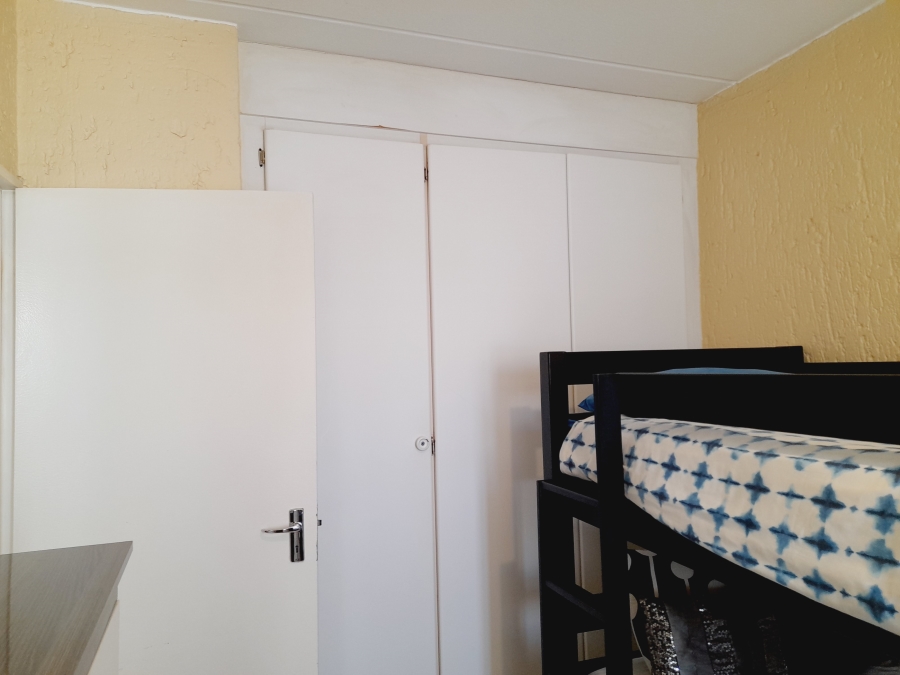 To Let 2 Bedroom Property for Rent in Vorna Valley Gauteng