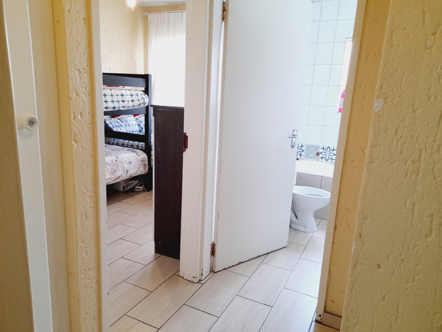 To Let 2 Bedroom Property for Rent in Vorna Valley Gauteng