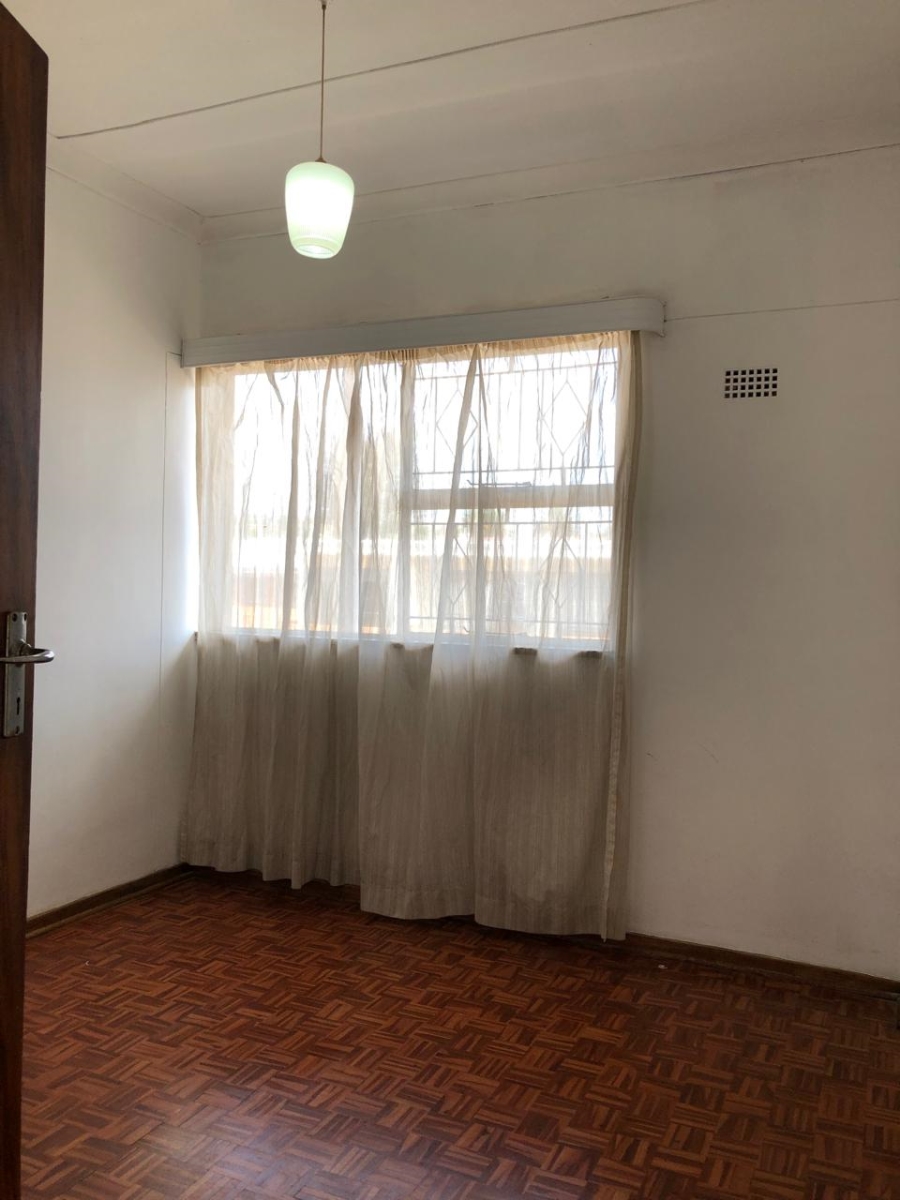 To Let 2 Bedroom Property for Rent in Robertsham Gauteng