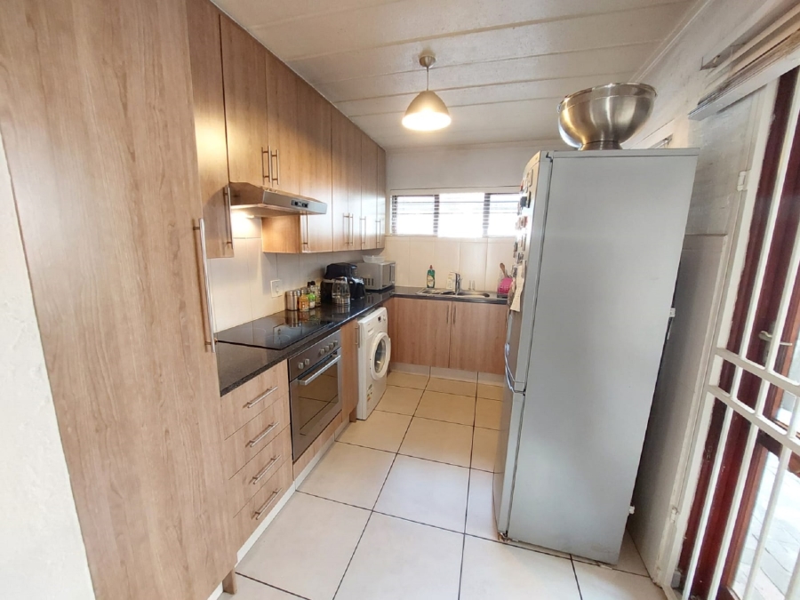 To Let 2 Bedroom Property for Rent in Paulshof Gauteng