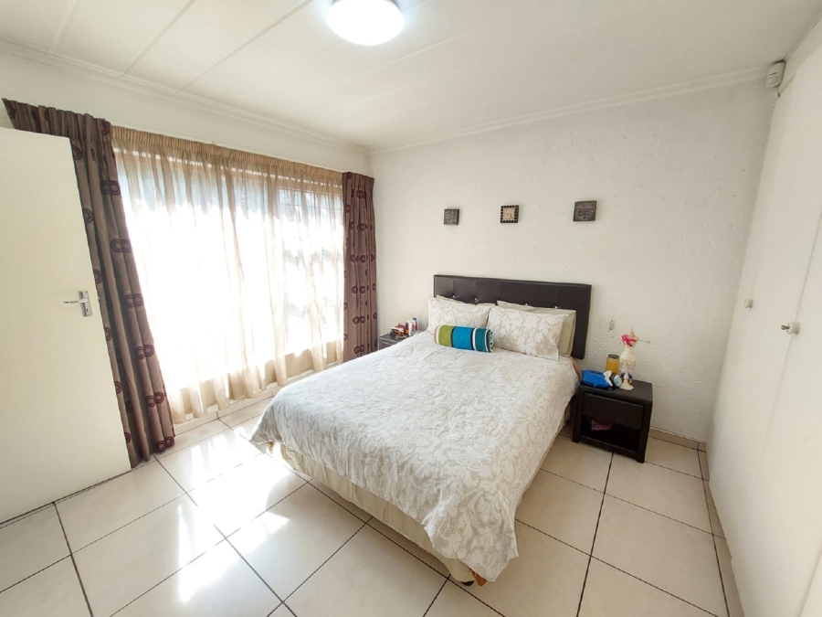 To Let 2 Bedroom Property for Rent in Paulshof Gauteng