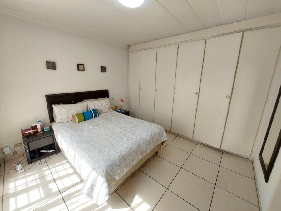 To Let 2 Bedroom Property for Rent in Paulshof Gauteng