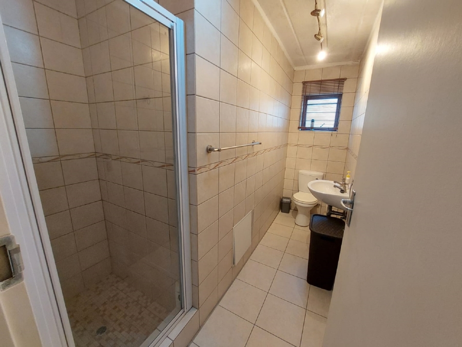 To Let 2 Bedroom Property for Rent in Paulshof Gauteng
