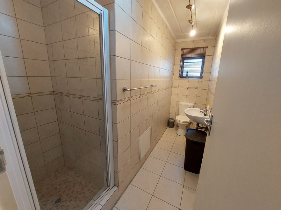 To Let 2 Bedroom Property for Rent in Paulshof Gauteng