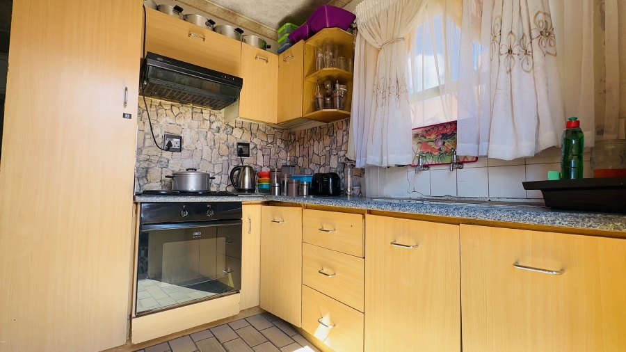 2 Bedroom Property for Sale in Etwatwa Gauteng