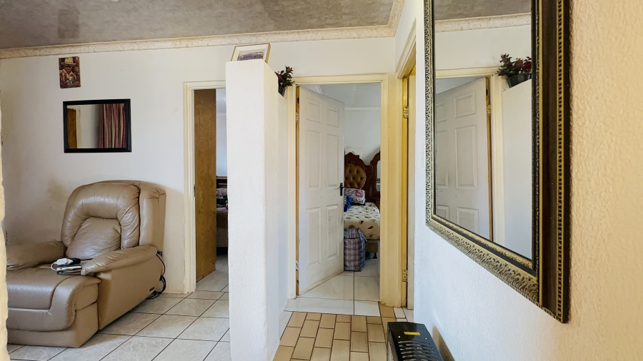 2 Bedroom Property for Sale in Etwatwa Gauteng