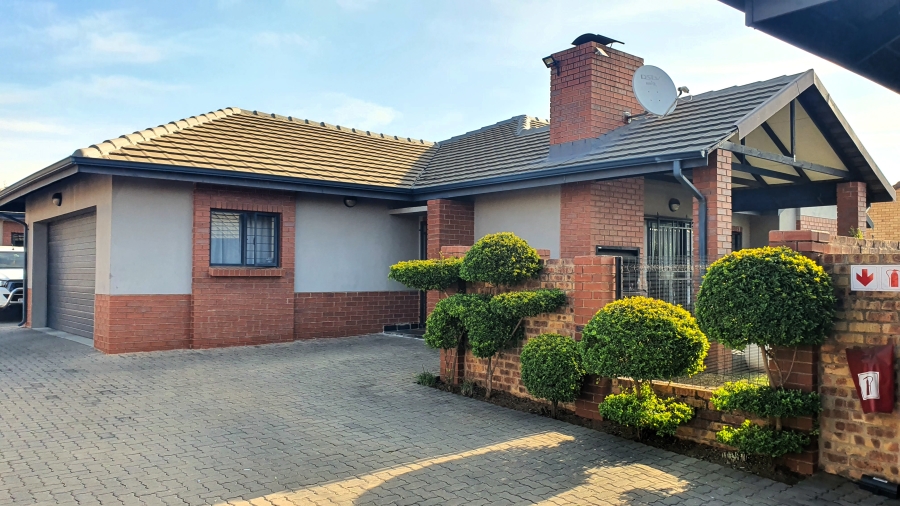 3 Bedroom Property for Sale in Equestria Gauteng