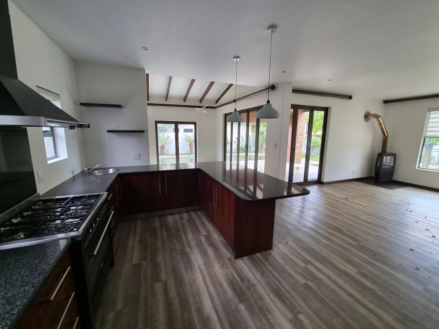 4 Bedroom Property for Sale in Greenstone Hill Gauteng