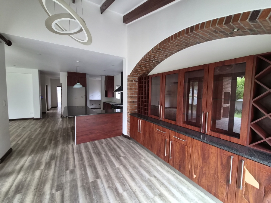 4 Bedroom Property for Sale in Greenstone Hill Gauteng