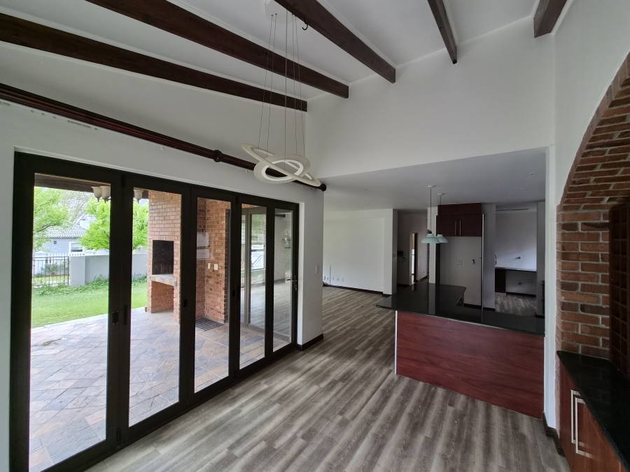 4 Bedroom Property for Sale in Greenstone Hill Gauteng