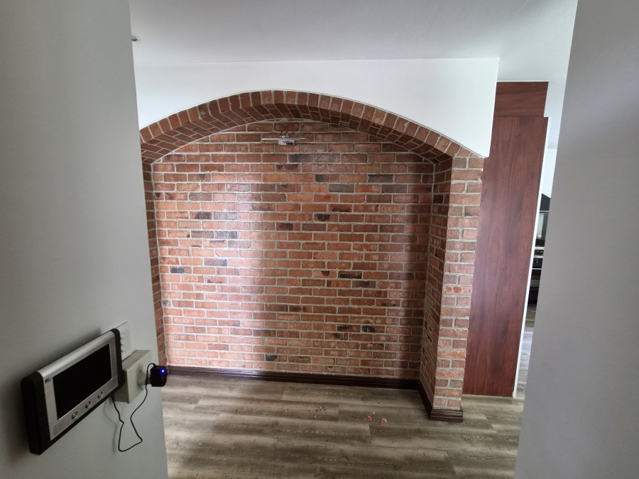 4 Bedroom Property for Sale in Greenstone Hill Gauteng