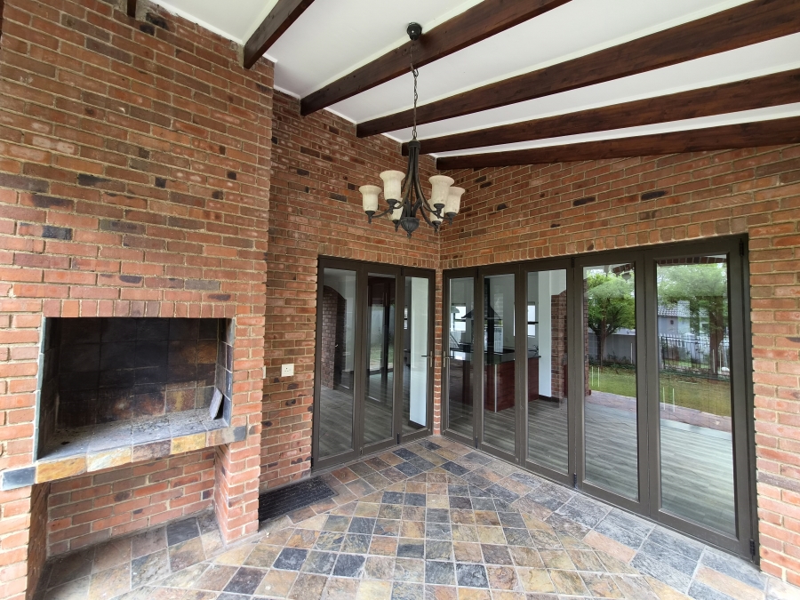 4 Bedroom Property for Sale in Greenstone Hill Gauteng