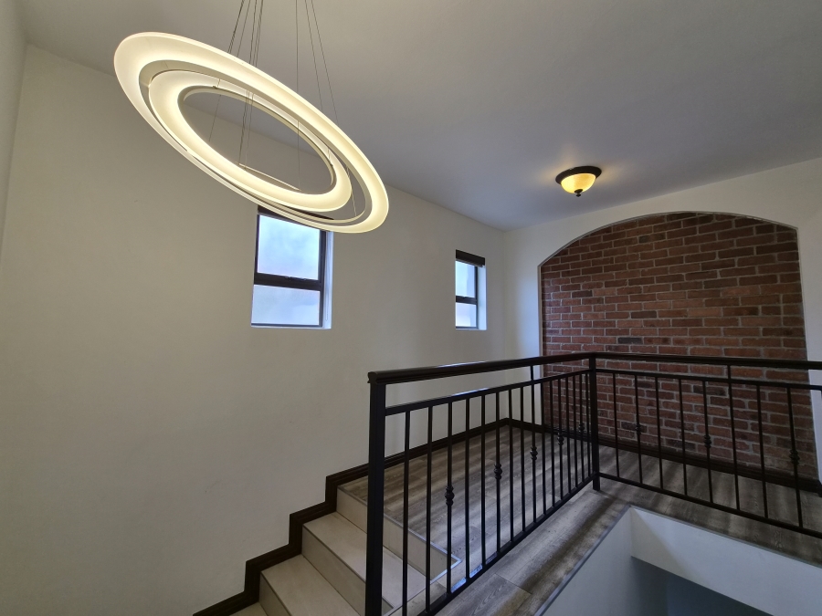 4 Bedroom Property for Sale in Greenstone Hill Gauteng