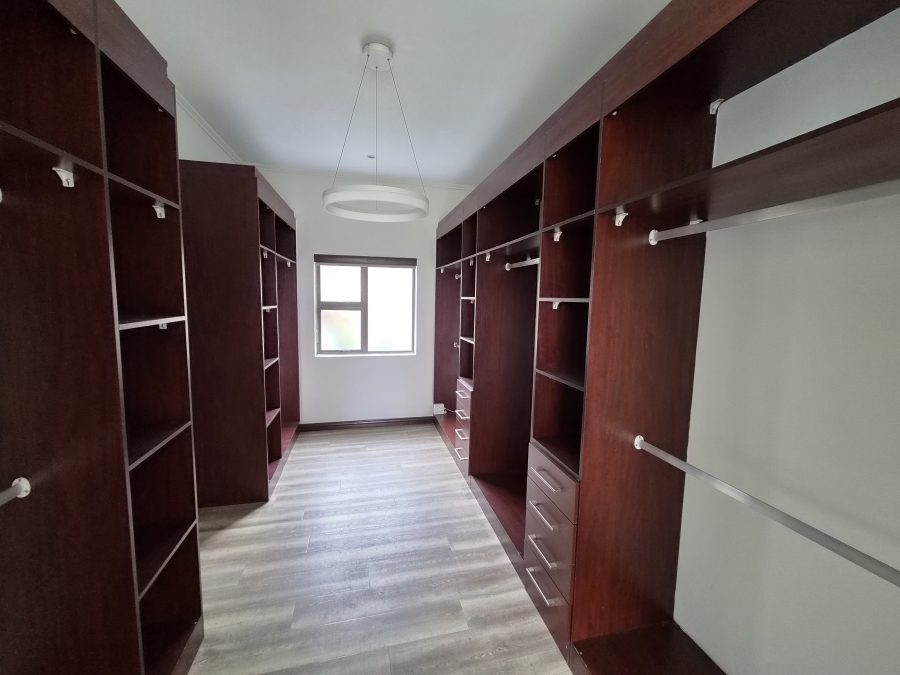 4 Bedroom Property for Sale in Greenstone Hill Gauteng