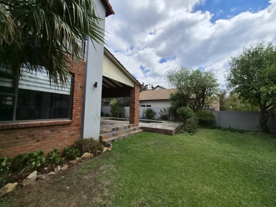 4 Bedroom Property for Sale in Greenstone Hill Gauteng