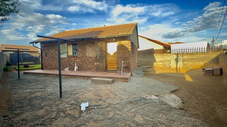 2 Bedroom Property for Sale in Tsakane Gauteng
