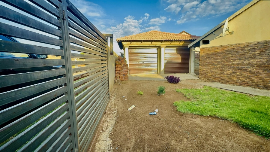 2 Bedroom Property for Sale in Tsakane Gauteng
