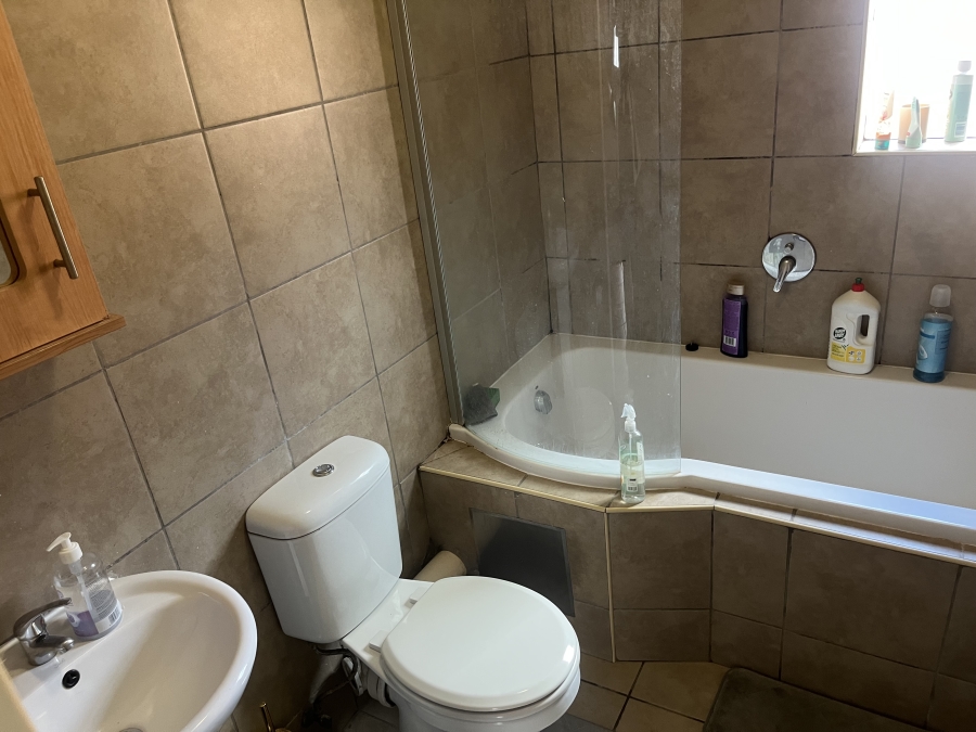 2 Bedroom Property for Sale in Alveda Park Gauteng