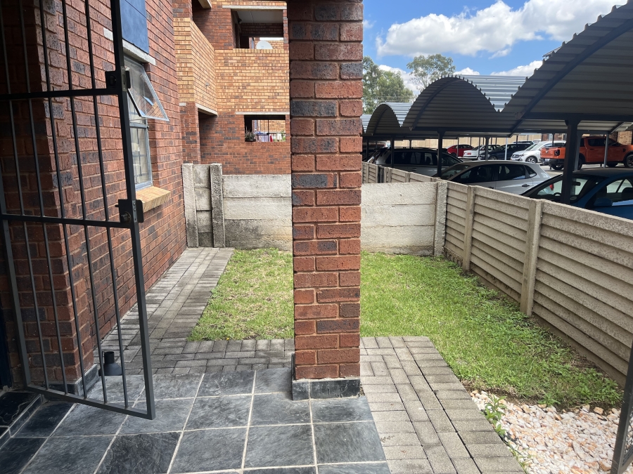 2 Bedroom Property for Sale in Alveda Park Gauteng