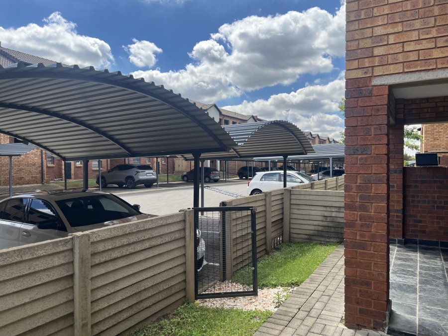 2 Bedroom Property for Sale in Alveda Park Gauteng