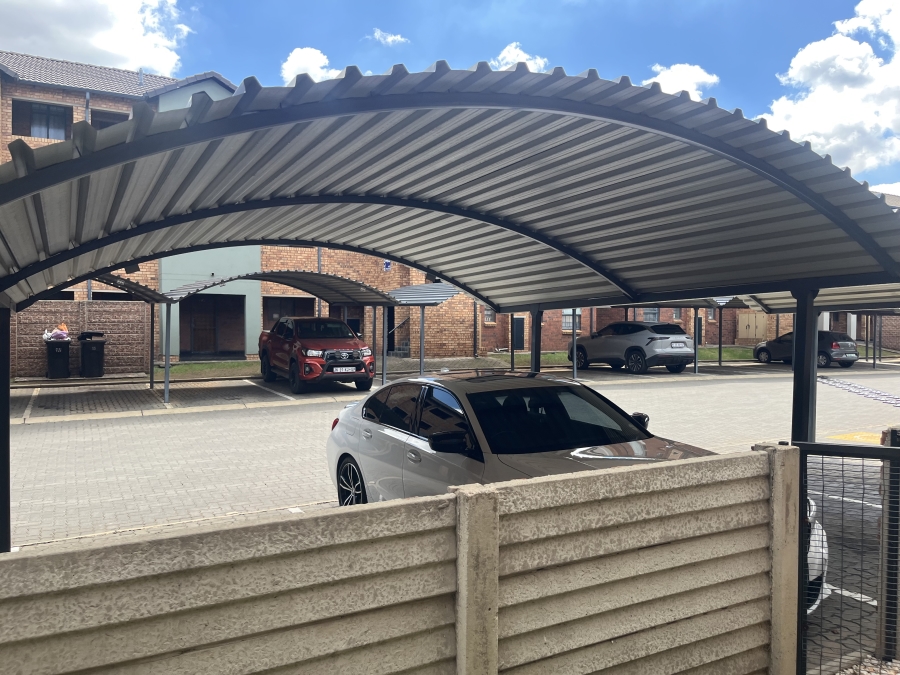 2 Bedroom Property for Sale in Alveda Park Gauteng
