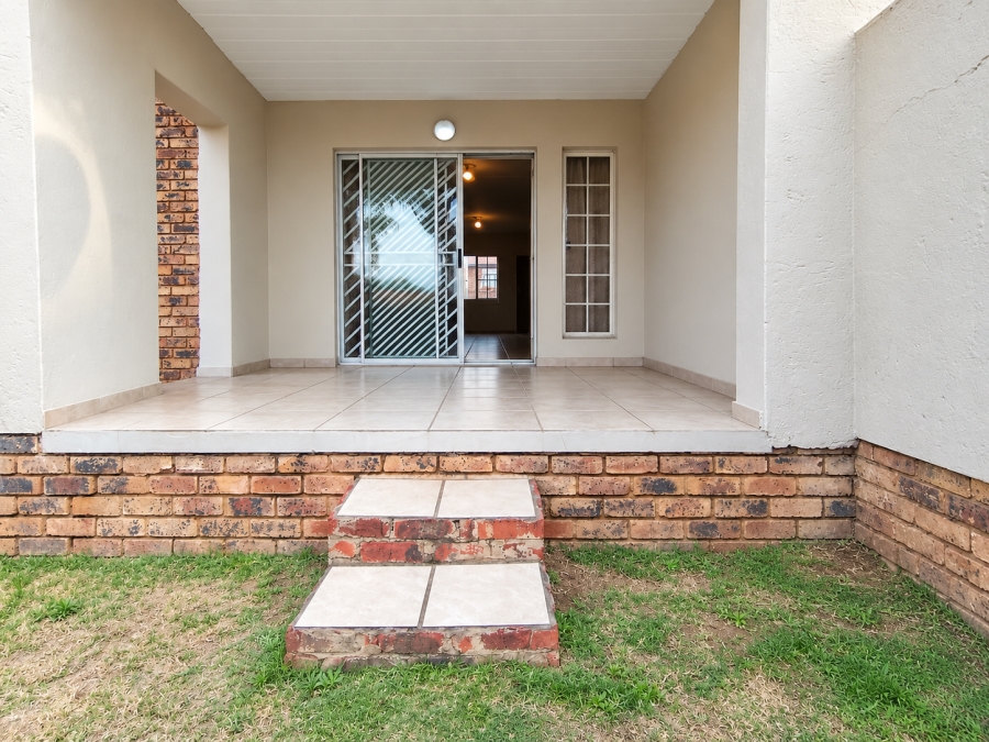 2 Bedroom Property for Sale in Highveld Gauteng