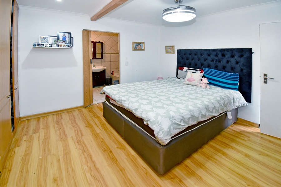 4 Bedroom Property for Sale in Highway Gardens Gauteng