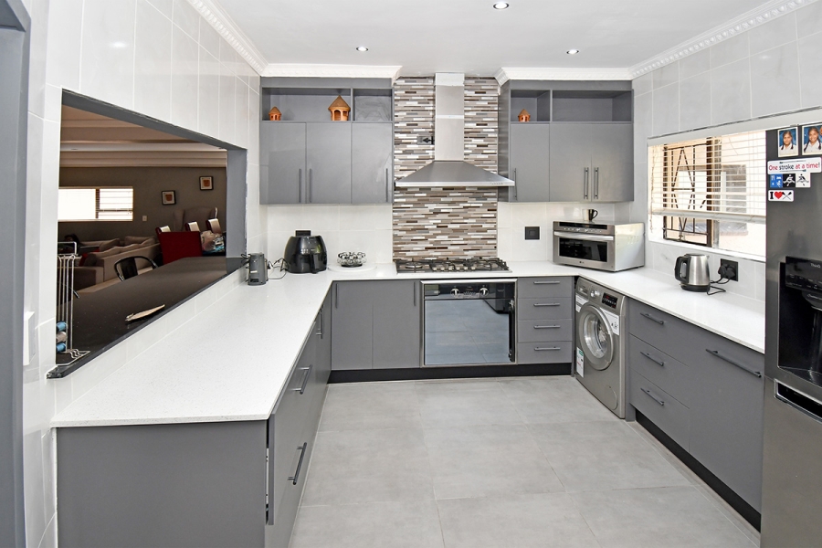 4 Bedroom Property for Sale in Highway Gardens Gauteng