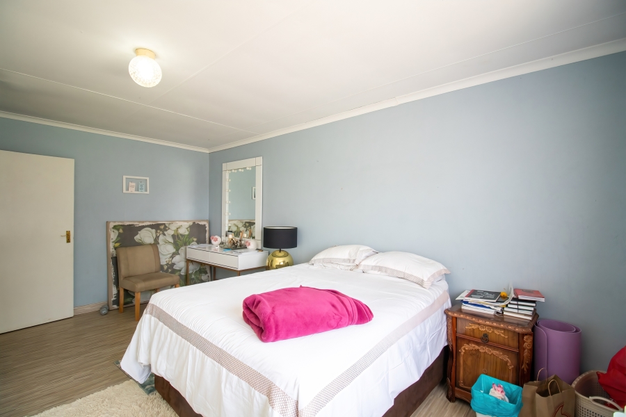 3 Bedroom Property for Sale in Glen Austin Gauteng