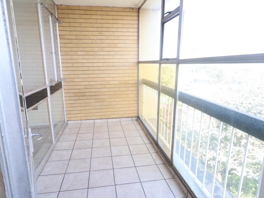 To Let 1 Bedroom Property for Rent in Nimrod Park Gauteng