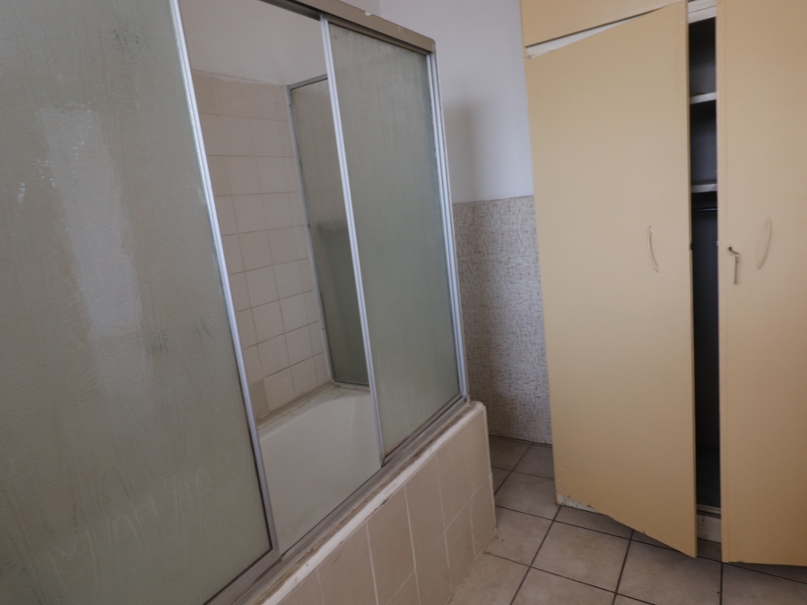 To Let 1 Bedroom Property for Rent in Nimrod Park Gauteng