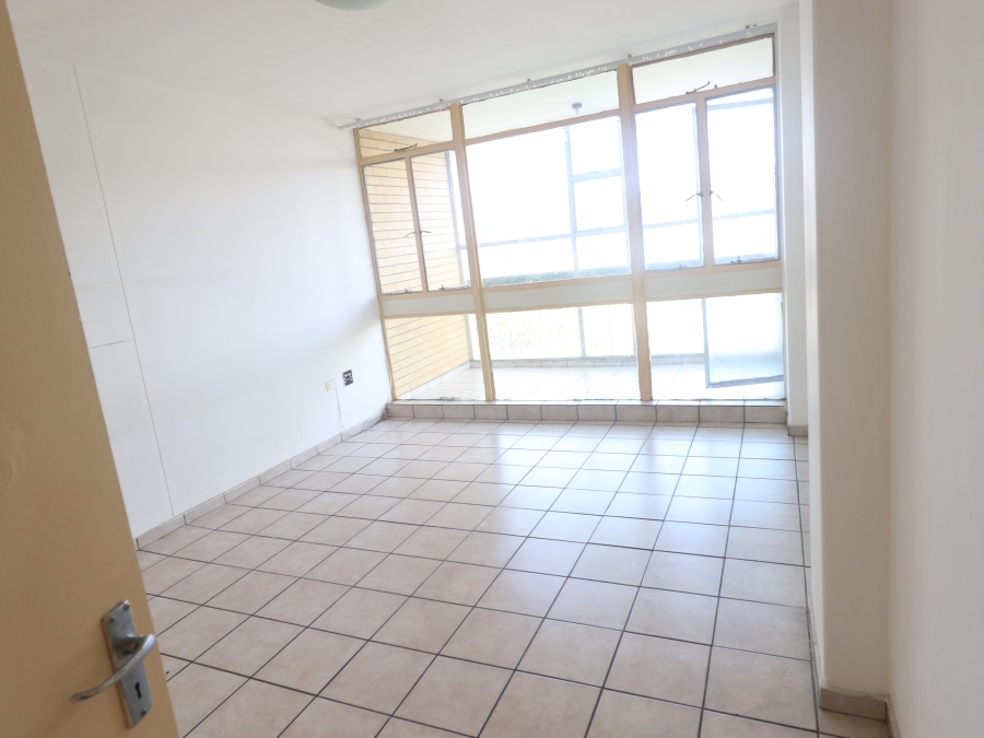 To Let 1 Bedroom Property for Rent in Nimrod Park Gauteng