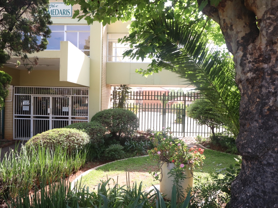 To Let 1 Bedroom Property for Rent in Nimrod Park Gauteng