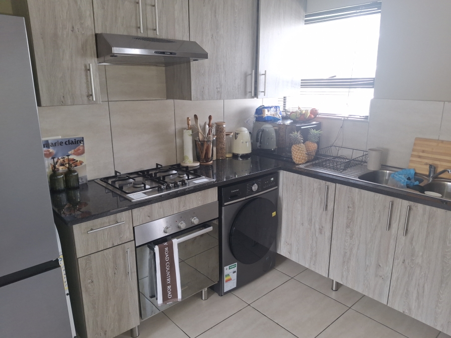 1 Bedroom Property for Sale in Glen Austin Gauteng