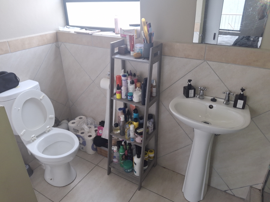 1 Bedroom Property for Sale in Glen Austin Gauteng