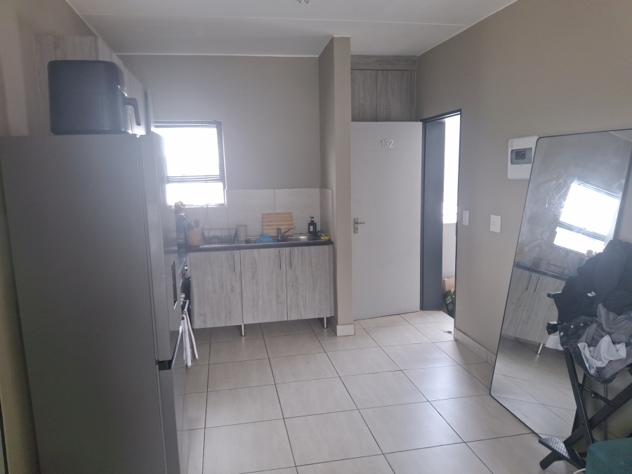1 Bedroom Property for Sale in Glen Austin Gauteng