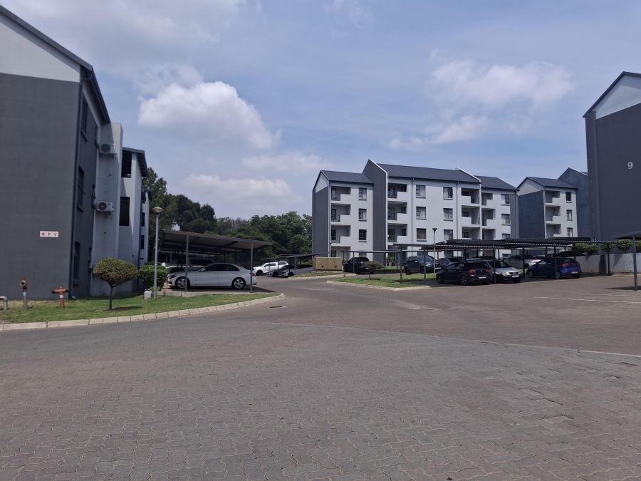 1 Bedroom Property for Sale in Glen Austin Gauteng