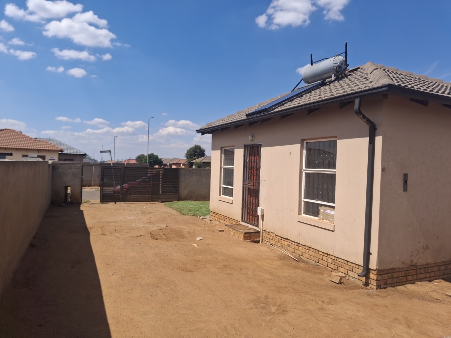 2 Bedroom Property for Sale in Crystal Park Gauteng