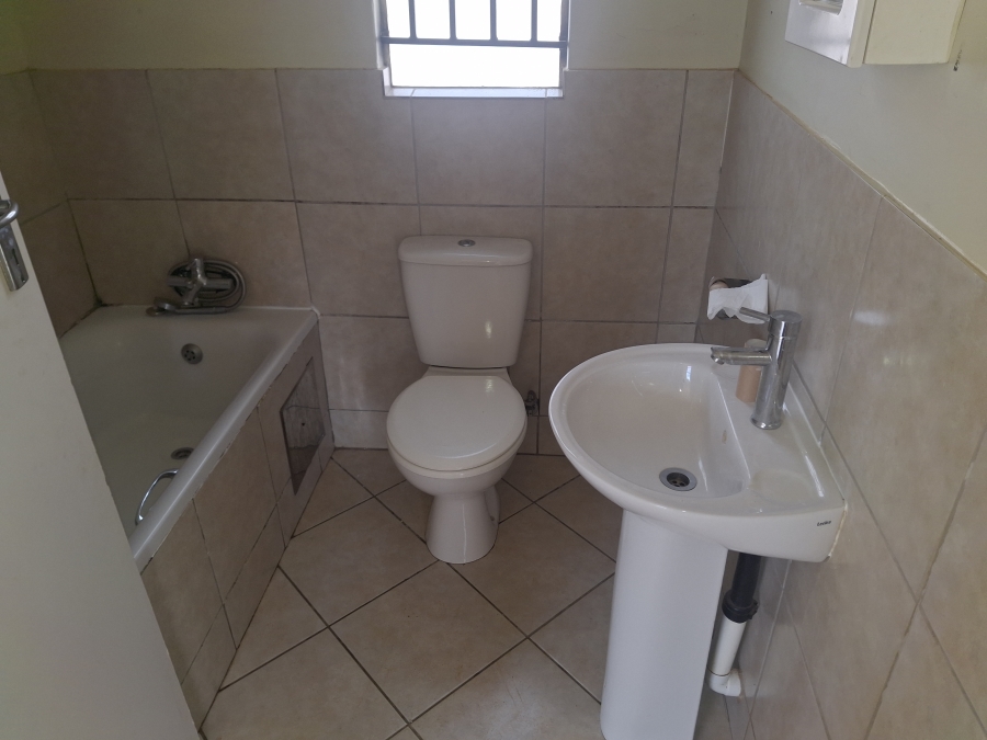 2 Bedroom Property for Sale in Crystal Park Gauteng