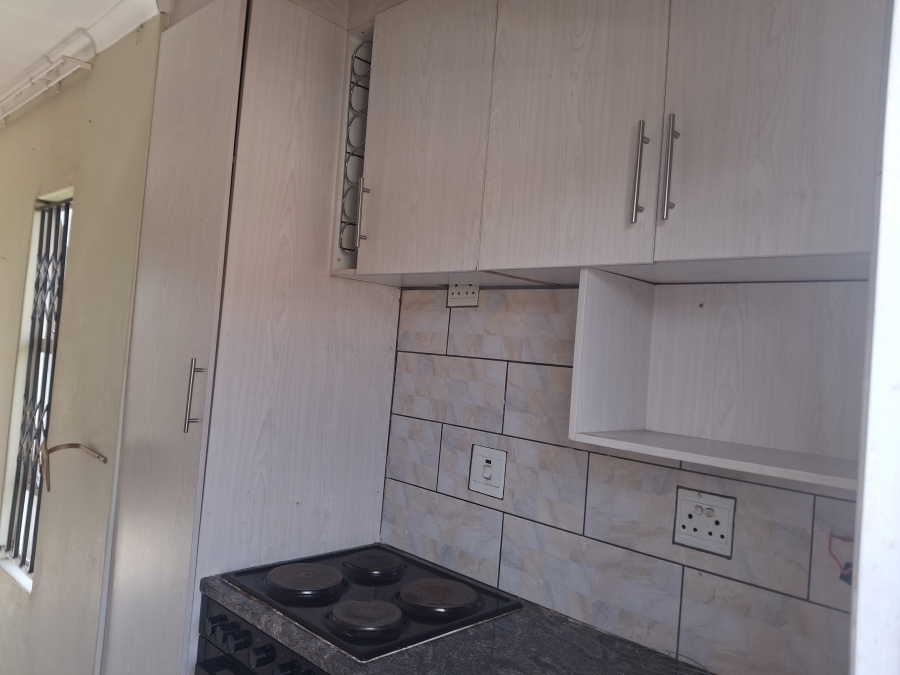 2 Bedroom Property for Sale in Crystal Park Gauteng