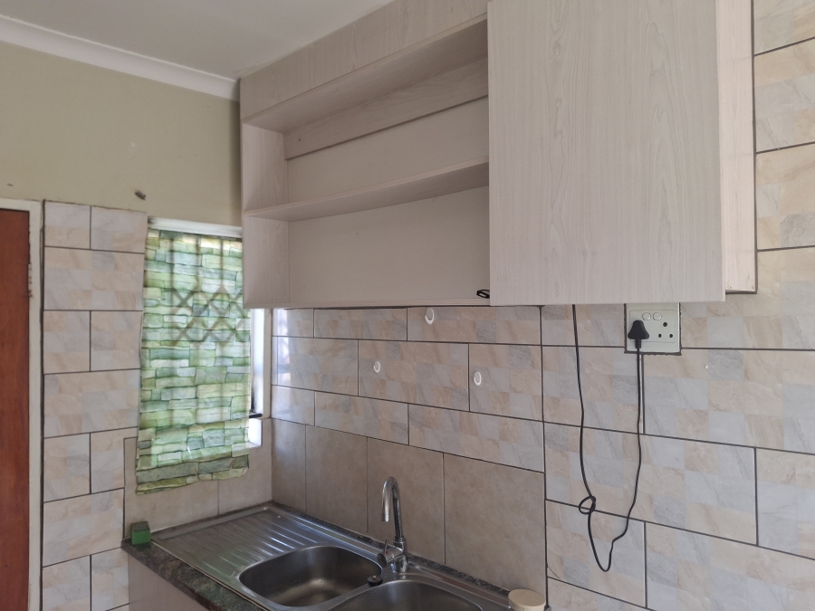 2 Bedroom Property for Sale in Crystal Park Gauteng