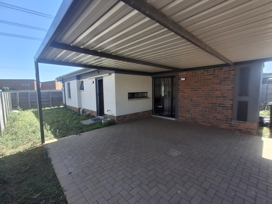 3 Bedroom Property for Sale in Albertsdal Gauteng