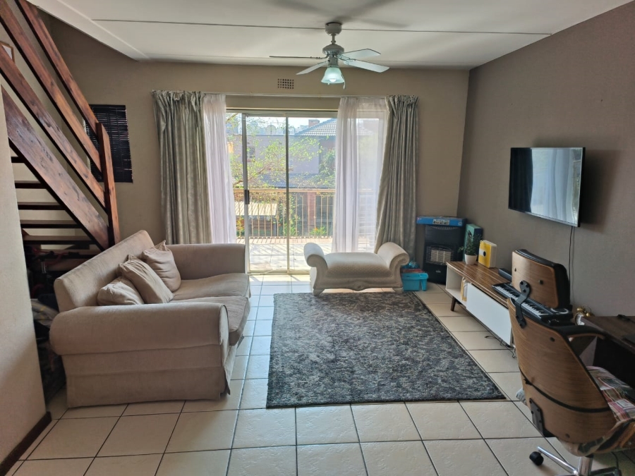 2 Bedroom Property for Sale in Sonneglans Gauteng