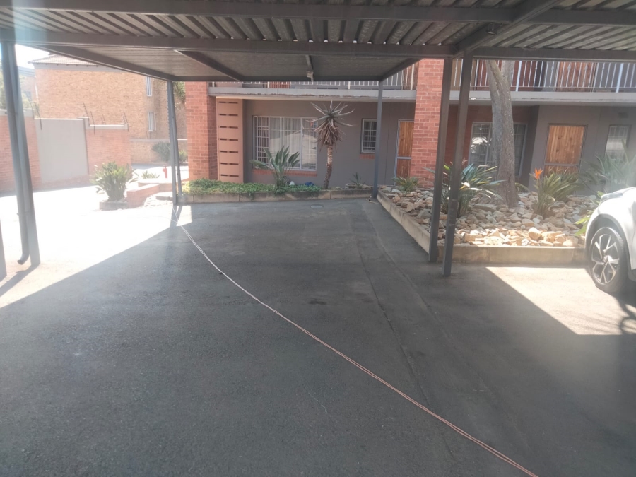 2 Bedroom Property for Sale in Sonneglans Gauteng