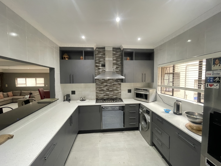 4 Bedroom Property for Sale in Highway Gardens Gauteng