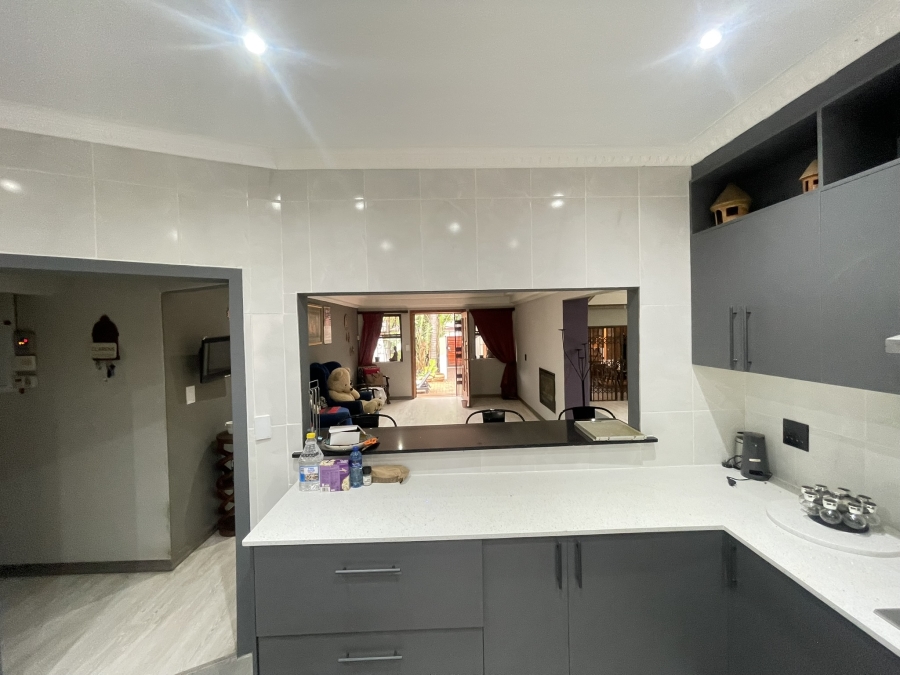 4 Bedroom Property for Sale in Highway Gardens Gauteng
