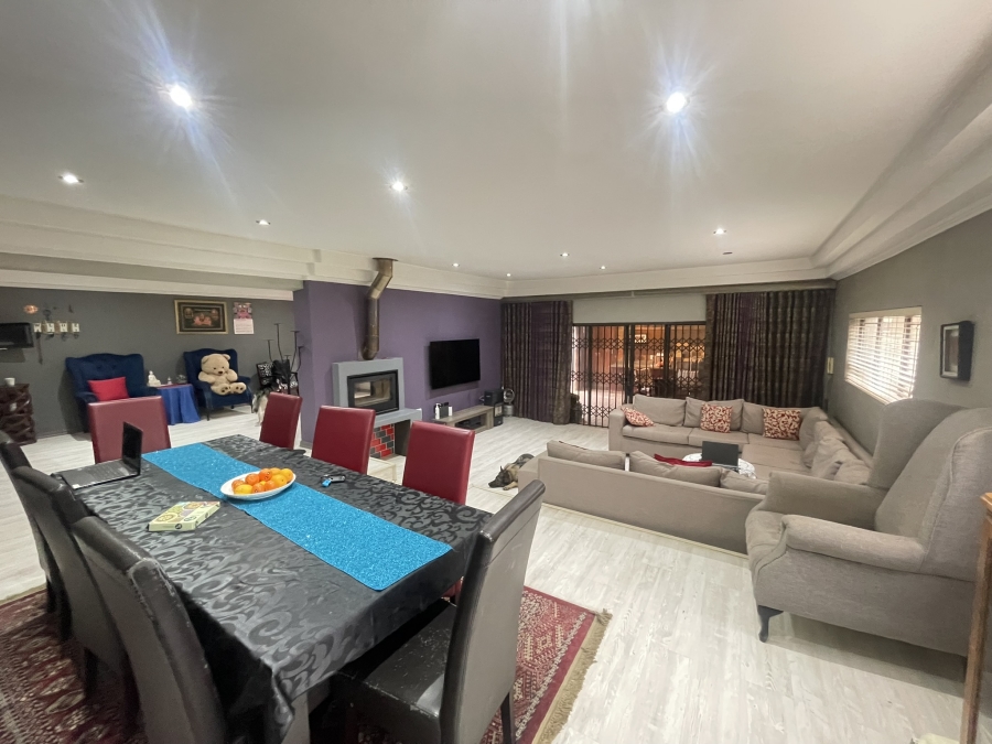 4 Bedroom Property for Sale in Highway Gardens Gauteng