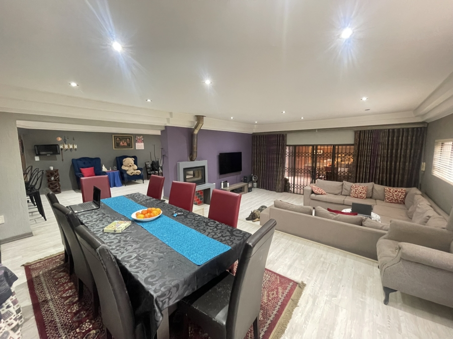 4 Bedroom Property for Sale in Highway Gardens Gauteng
