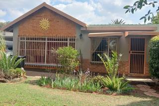 5 Bedroom Property for Sale in Birchleigh Gauteng